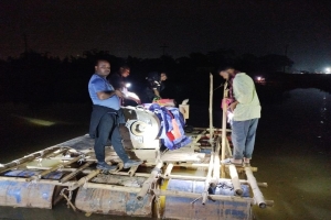 কোম্পানীগঞ্জে রাতের আঁধারে বালু লুট, প্রশাসনের অভিযানে ৭ ড্রেজার ধ্বংস 