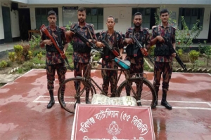 হবিগঞ্জে অভিযানে ১০ কেজি ভারতীয় গাঁজা জব্দ