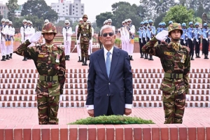 জাতীয় স্মৃতিসৌধে রাষ্ট্রপতির শ্রদ্ধা নিবেদন