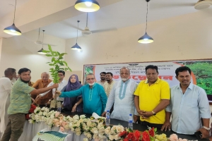 কুলাউড়ায় কৃষকের মাঝে গাছের চারাসহ উপকরণ বিতরণ কার্যক্রমের উদ্বোধন 