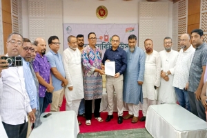 খেলার মাঠে মেলা বন্ধে দোকান মালিক সমিতি ও সিলেট জেলা ব্যবসায়ী ঐক্যকল্যাণ পরিষদেন স্মারকলিপি