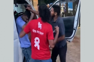 হবিগঞ্জে এনসিপির গাড়ী বহরে হামলা, সারজিসসহ আহত ২০