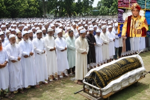 জকিগঞ্জে ছেলের মৃত্যুর দুই ঘণ্টার বাবার মৃত্যু : পাশাপাশি কবরে শায়িত পিতা-পুত্র