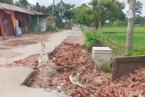 বৃষ্টি-পাহাড়ি ঢলে বন্যা : মৌলভীবাজারের চার উপজেলায় ক্ষতিগ্রস্ত ৯৫ কিমি সড়ক 