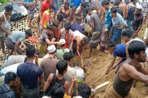 রোহিঙ্গা ক্যাম্পে পাহাড়ধস: ৮ শিক্ষার্থীর মৃত্যু