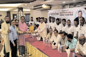 তথ্য সন্ত্রাস রুখে আদর্শিক সাংবাদিকতা প্রতিষ্ঠার আহ্বান জানালেন উপদেষ্টা হুমায়ুন কবির