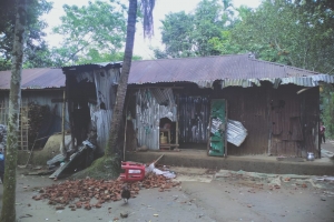 কানাইঘাটে প্রবাসীর বাড়িতে হামলা,  অন্ত:সত্ত¡া নারী সহ ১৫ জন আহত,  নগদ টাকাসহ মালামাল লোটপাট