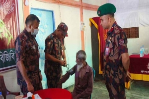 সুনামগঞ্জ সীমান্তের পাঁচ শতাধিক মানুষকে স্বাস্থ্যসেবা ও ওষুধ দিল বিজিবি