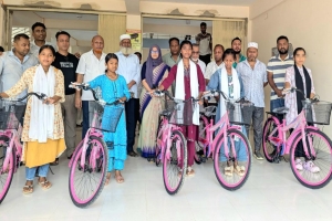 কুলাউড়ায় ক্ষুদ্র নৃগোষ্ঠীর জীবনমান উন্নয়নে বাইসাইকেল ও শিক্ষাবৃত্তি বিতরণ